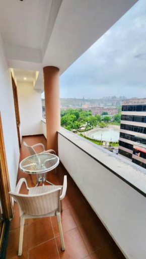 Northern Avenue , Luxury & Spacious apartment + Open Balcony with a Stunning City View , CITY CENTER